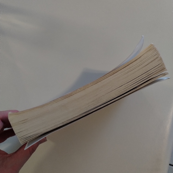 *5 for $20* Colleen Hoover It Ends With Us - Picture 5 of 5